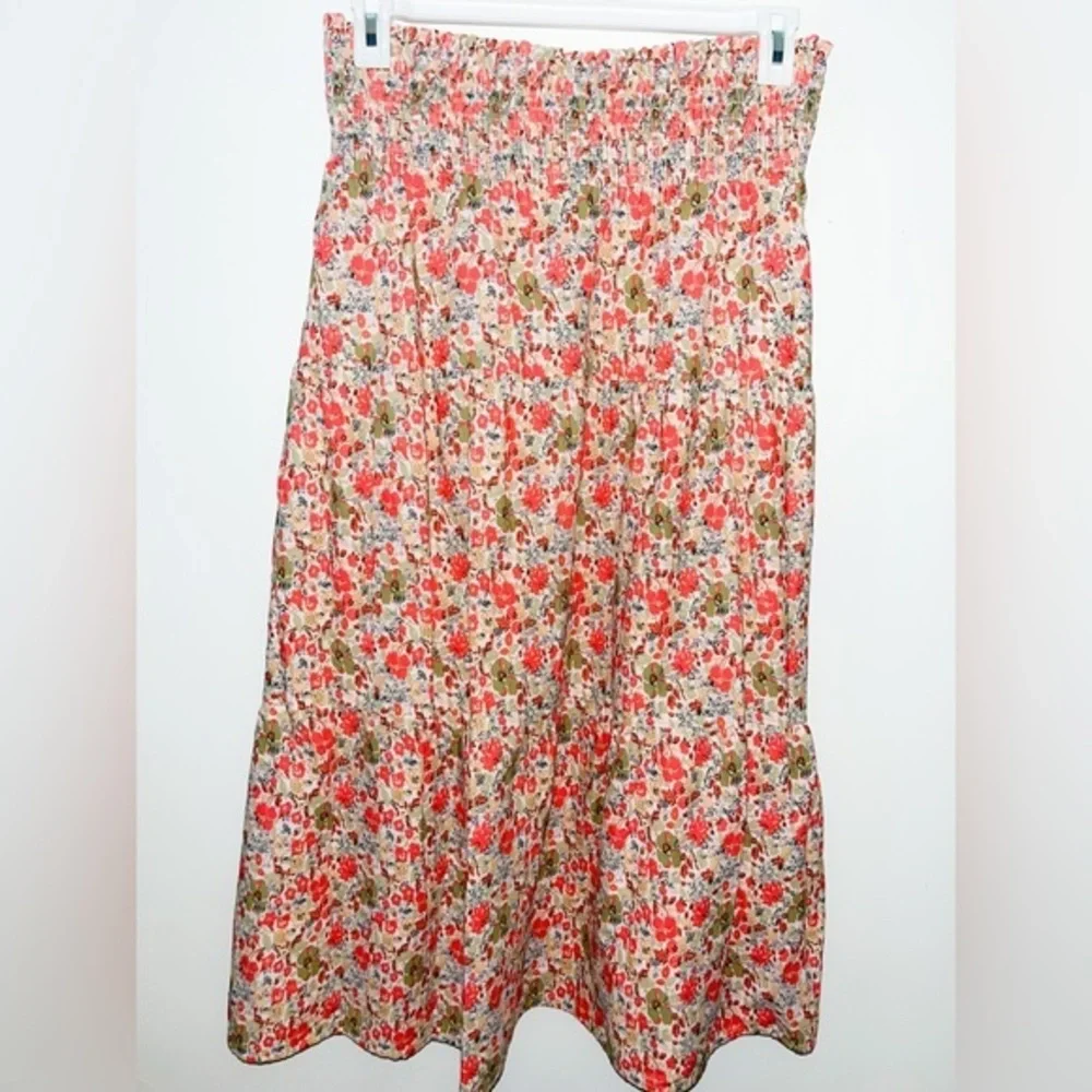 Universal thread A line skirt - Picture 3 of 3